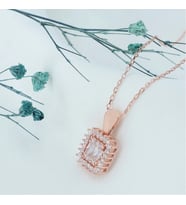 Baget Taşlı Kare Kolye (Rose - Gold)