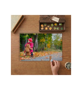 Oyuncak Ayısı İle Kız Çocuğu Tasarımı 240 parça Ahşap Puzzle Ahşap Kutuda MP00708