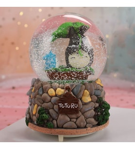 Totoro Chinchilla Temalı Orta Boy Işıklı Müzikli Kar Küresi