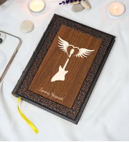 Kişiye Özel Gitar Desenli Termo Deri + Ahşap Anı Defteri - Çizgili Defter - Hediyelik (15x21 cm - 320 Sayfa) A5