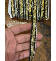 ÜTÜ İLE YAPIŞAN TAŞLI ALTIN PAYETLİ ŞERİT DİKİŞ GİYİM AKSESUARI EN 1 CM 1 METRE