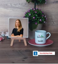 Bankacıya Hediye Fotoğraflı Dekoratif Taş, Ahşap Altlıklı Türk Kahvesi Fincanı Hediye (Model 6)