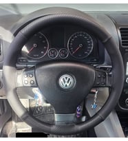 DİKİŞLİ DİREKSİYON KILIFI KARBON DERİ NOKTALI DERİ SİYAH DİKİŞLİ VW GOLF POLO İÇİN