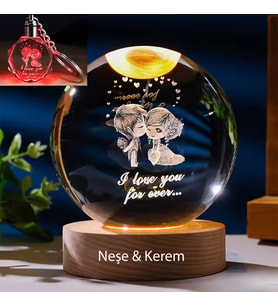İsme Özel Büyük Boy Işıklı Ahşap Kaideli Öpüşen Sevgili Cam Küre 8cm Ve Anahtar Seti