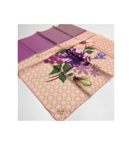 Çiçekli Desen Gold Seri Twill Eşarp Eşarp Askısı ile Birlikte 90x90 cm Pudra Mor