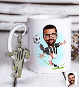 BK Gift Kişiye Özel Siyah-Beyaz Futbolcu Karikatür ve Formalı Metal Anahtarlık Hediye Seti