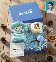 Kişiye Özel Karikatürlü Babaya Hediye Husband Dad Hero Hediye Kutusu - Kişiye Özel T Kupa, Atlı Karınca Müzik Kutusu, Peluş Anahtarlık Babalar Günü Hediyesi