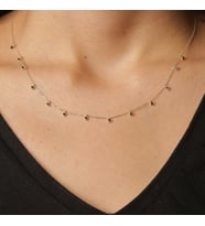 Mini Siyah Taşlı Zincir Kolye (Altın)