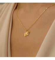 Kişiye Özel 925 Ayar Gümüş Şık Harf Mini Kalp Detaylı Kolye (Gold)