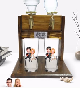 BK Gift Kişiye Özel Sevgililer Tasarımlı İkili Rakı Bardağı ve Çift Musluklu Doğal Ahşap Rakı Standı-15 (Model 1)