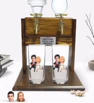 BK Gift Kişiye Özel Sevgililer Tasarımlı İkili Rakı Bardağı ve Çift Musluklu Doğal Ahşap Rakı Standı-15 (Model 1)