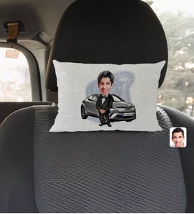 BK Gift Kişiye Özel Plakalı Erkek Toyota C-HR Karikatürlü Dikdörtgen Araç Koltuk Yastığı-1