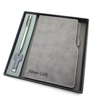 Signator® Codex  N162 Kişiye Özel Defterli Set - İsme Özel Gri Kalem + İsme Özel Gri Defter + İsme Özel 32 GB Usb Bellek İsme Özel Kutusunda Hediyelik Set (Karışık)