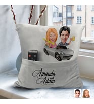 BK Gift Kişiye Özel Sevgililer Karikatür Tasarımlı Organizer Kumanda ve Atıştırmalık Cepli Gri Kırlent Yastık-53 Arkadaşa Hediye, Cepli Yastık