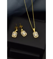 Papatya Silver 925 Ayar Gümüş Zirkon Baget Taşlı Çivili Küpe Ve Tepelikli Baget Kare Taş Kolye Set (Gold)