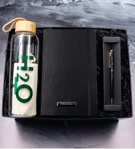 Kişiye Özel Siyah Defter & Gold Detaylı Siyah Tükenmez Kalem & Bambu Kapaklı 600ml Cam Matara Hediye Seti