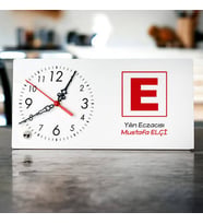 Eczacı Temalı Şık Masa Saati