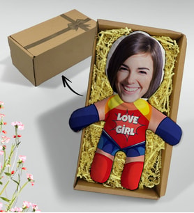 BK Gift Hediye Kutusunda Kişiye Özel Fotoğraflı Kadın Süper Kahraman Bebek Yastık-3, Arkadaşa Hediye, Sevgiliye Hediye, Doğum Günü Hediyesi
