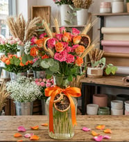 Orange & Pink Love - Cam Vazoda Turuncu Pembe Çardak Güller