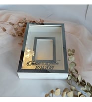 25X35 BEYAZ-FÜME LEDLİ FOTOĞRAF BÖLÜMLÜ ANI ÇERÇEVESİ- NİŞAN SÖZ GÜLLERİNİZ İÇİN ÇERÇEVELER