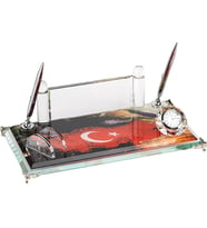 Kişiye Özel İsim Yazılı Türk Bayrağı Temalı Kristal Masa İsimliği Seti - Gümüş Detaylı Makam Hediyesi