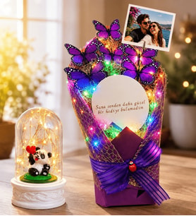 Kişiye Özel Fotoğraflı Renkli LED Işıklı Aynalı Mor Kelebek Buketi ve LED Işıklı Fanus (panda biblolu)