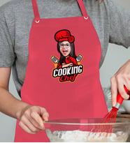 BK Gift Kişiye Özel Kadın Chef Karikatürlü Profesyonel Kırmızı Mutfak Önlüğü, Aşçı Önlüğü, Şef Önlüğü, Arkadaşa Hediye-5