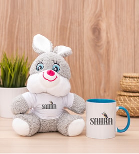 Kişiye Özel Minik Serçe İsim Yazılı Peluş Tavşan ve Mavi Kupa
