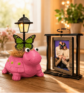 Size Özel 2 Fotoğraflı Dönen Ahşap Çerçeve ve Sevimli Pembe Kaplumbağa Masa Lambası