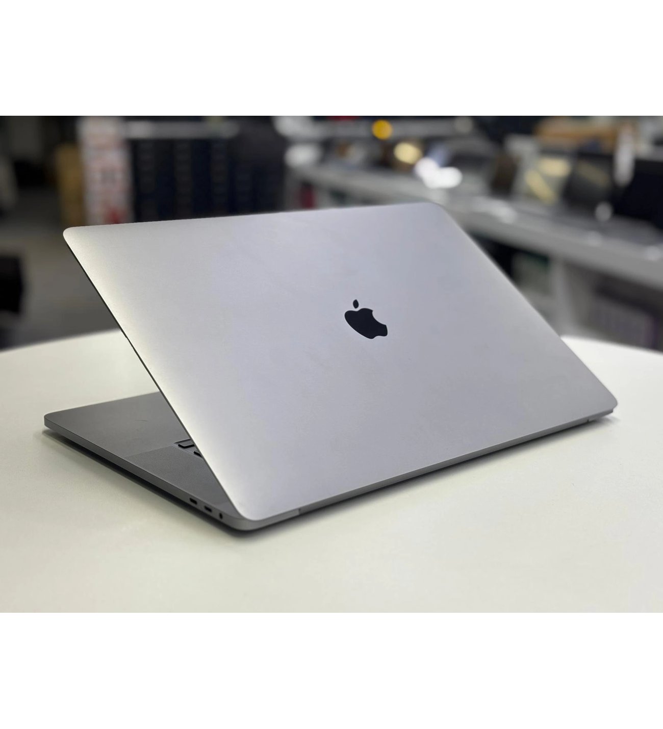 Apple A2141 MacBook Pro 16