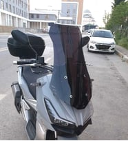 MOTOCAM Motolüx Wow 150  Ön Cam 2023-2026 Model 65cm Siyah Renkli 4mm ORTA BOYLU