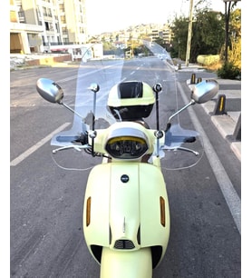 MOTOCAM QJ LTR 125 Ön Cam 2023-2026 Model 51cm Şeffaf Renkli 4mm Elcikli APARATSIZ