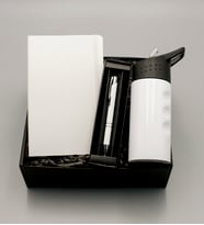 Beyaz Çelik Su Matarası & Beyaz Defter & Beyaz Tükenmez Kalem Hediye Seti