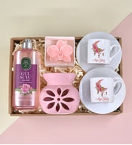 Kişiye Özel İkili Baskılı Fincan& Pembe Lotus Model Buhurdanlık& Orkide Çiçeği Model Pembe Renkli Mum& Eyüp Sabri Tuncer Gül Suyu Hediye Seti
