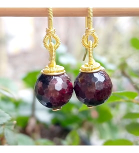 2637 Faset kesim Garnet el yapımı küpe