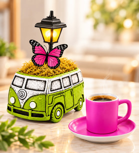 Seramik Pembe Kahve Fincanı ve Yeşil Vosvos Minibüs Masa Lambası Hediye Seti