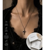 Siyah Taş Detaylı Gotik Yıldız Kolye – Alternatif Stil Unisex Zincir Kolye