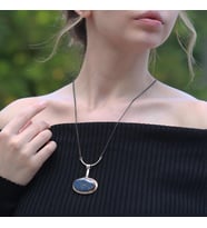 Oval Lapis Lazuli Taşlı Zinciri Oksitli Otantik Gümüş Kolye