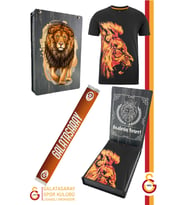 Galatasaray Orijinal Lisanslı Aslan Baskılı T-Shirt + Şal Kaşkol Set Hediyelik Ahşap Kutulu