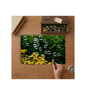 Sarı Çiçek Bahçesinde Baloncuklar Tasarımı 240 parça Ahşap Puzzle Ahşap Kutuda MP00085