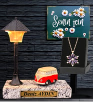 Kişiye Özel İsimli Hediye Seti, Biblolu Beyaz Masa Lambası ve Gerçek Ametist Taşlı Lotus Kolye (Model 4)