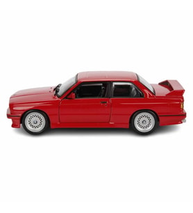 Bburago 1:24 BMW M3 1988 Model Araba