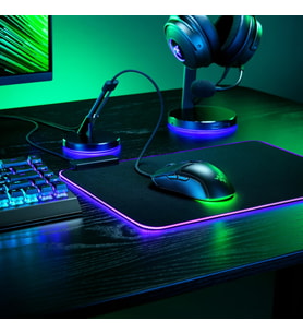 Cobra - Chroma RGB'ye sahip hafif kablolu oyun faresi (tüy hafifliğinde 57g, 3-Nesil optik fare anahtarları, gövde altı aydınlatmalı Chroma aydınlatma, hassas sensör ayarları) Siyah