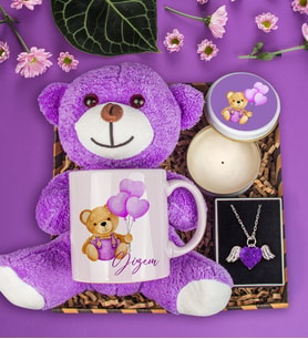 eJOYA Sevgiliye Özel Tasarım Kupa & Peluş Ayı & Mum & Kristal Taşlı Melek Kanatları Kolye Hediye Kutusu 112875