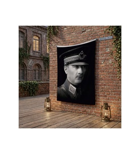 Askeri Kıyafeti ile Mustafa Kemal Atatürk poster Bayrak Raşel Kumaş 100x150 cm ATA44
