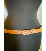 KAHVERENGİ PÜSKÜLLÜ ÖRGÜ MODELLİ KADIN KEMER 105X2 CM