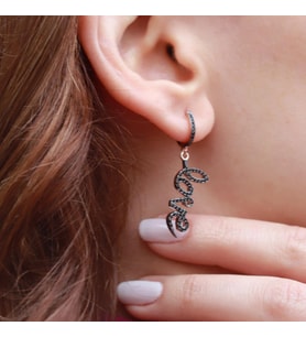 Siyah Zirkon Taşlı Love Yazılı Rose Gold Kaplama Gümüş Küpe