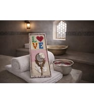 14 Şubat Sevgililer Günü romantik set Peştamal Havlu, Love yazılı Keçe Sabun ve Magnet Ayna Seti (Gül Pembe)