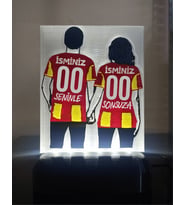 Sevgiliye - Eşe Hediyelik Isme Özel Sarı-Kırmızı Forma Desenli Dekoratif Led Lamba - Kablolu