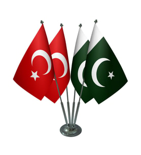 Masa Üstü Pakistan Bayrağı Türk Bayrağı Dörtlü Krom Direk Masa Bayrak Seti